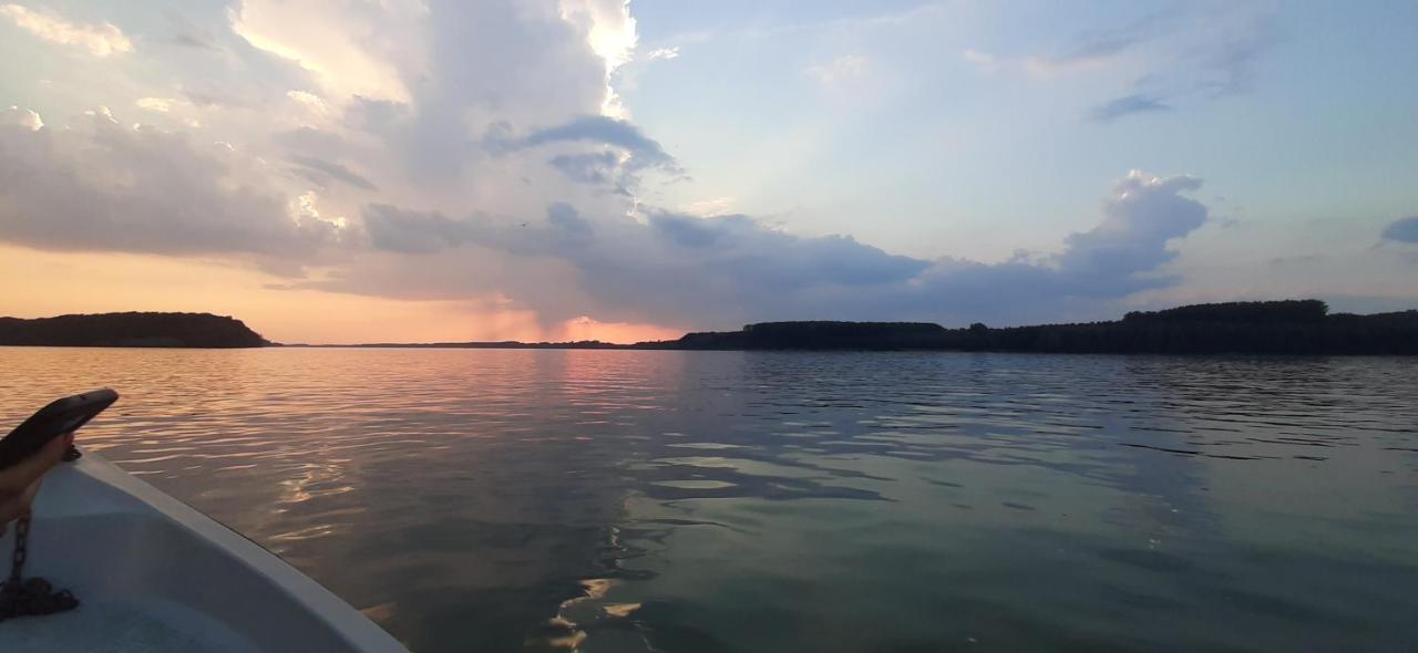 Хотел "Лодката" Tutrakan Exterior photo